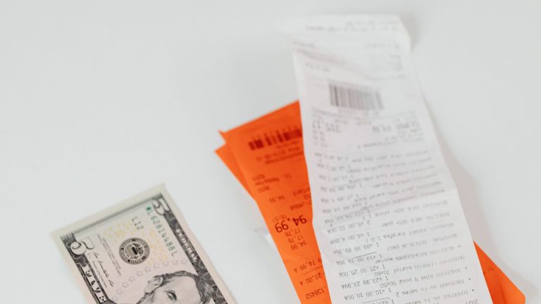 Cashback bankowy — jak policzyć realny zwrot